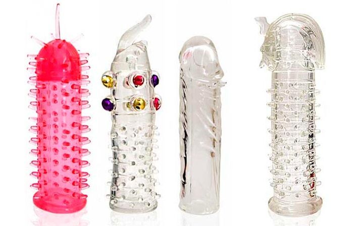 Varios accesorios para agrandar el pene durante las relaciones sexuales