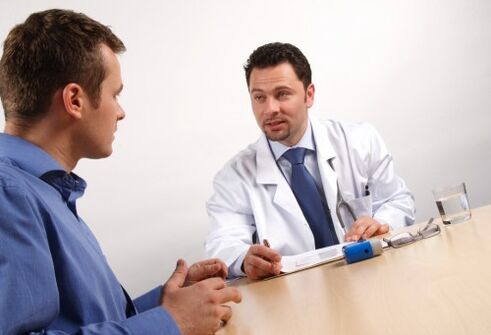 Cita con el médico antes del agrandamiento del pene con limonada.